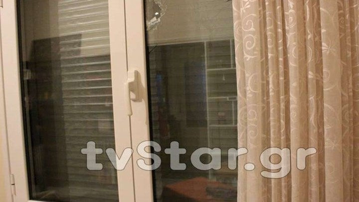 Τρόμος στον Ορχομενό με αδέσποτες σφαίρες σε σπίτι ζευγαριού με παιδί (εικόνες)